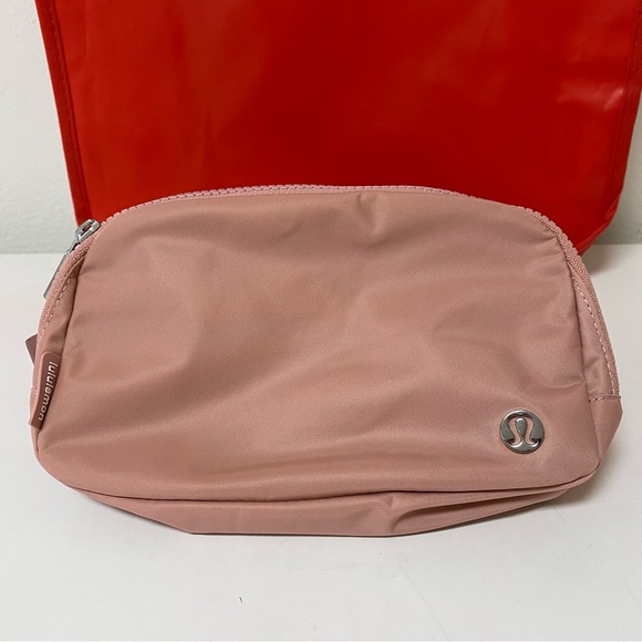 Lululemon Everywhere Belt Bag NWT Pink Pastel - Picture 8 of 13